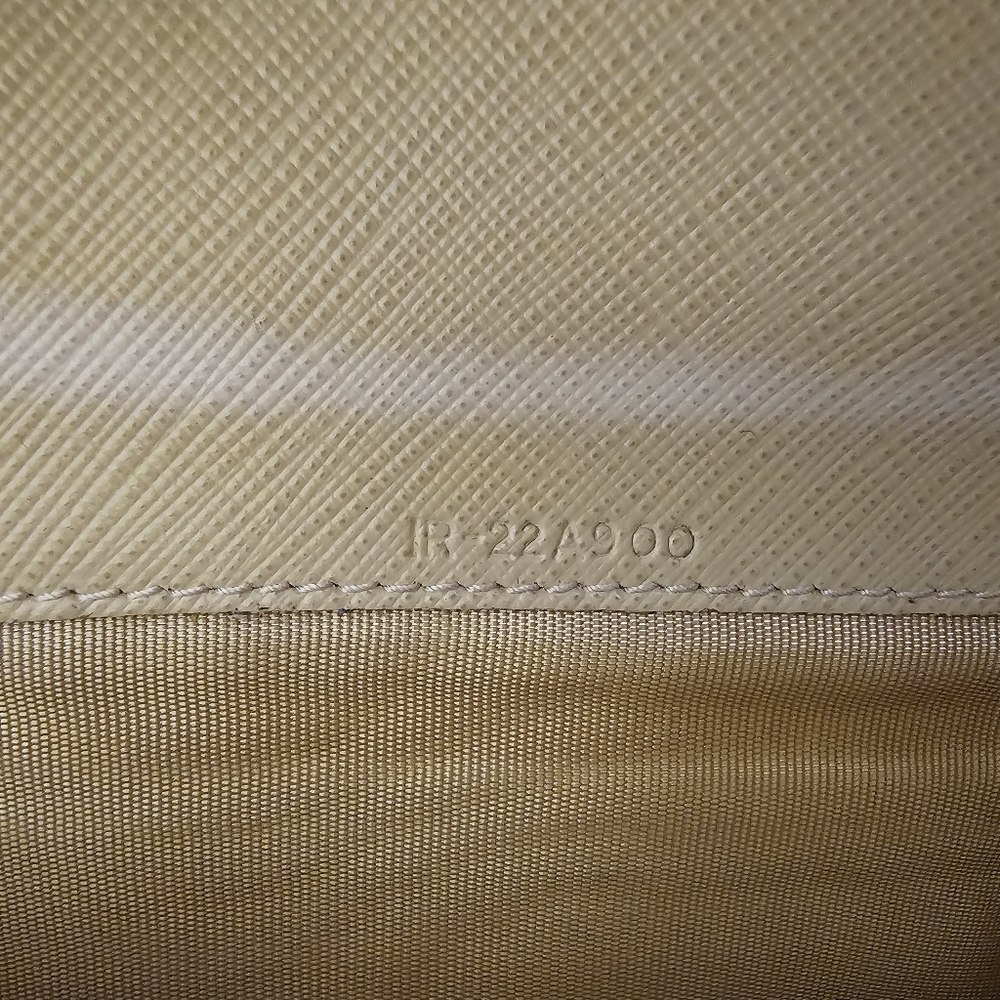 Salvatore Ferragamo Vara Ribbon Long Wallet Leather Beige - Picture 16 of 17
